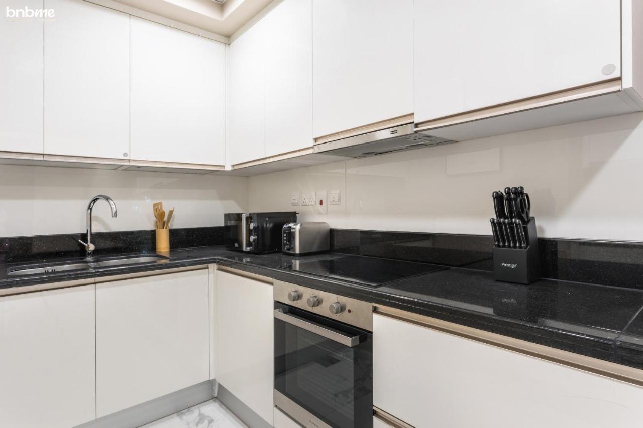Bnbmehomes - Luxury 2B Apt - Al Habtoor - Amna Tower - 5044 Dubai Buitenkant foto