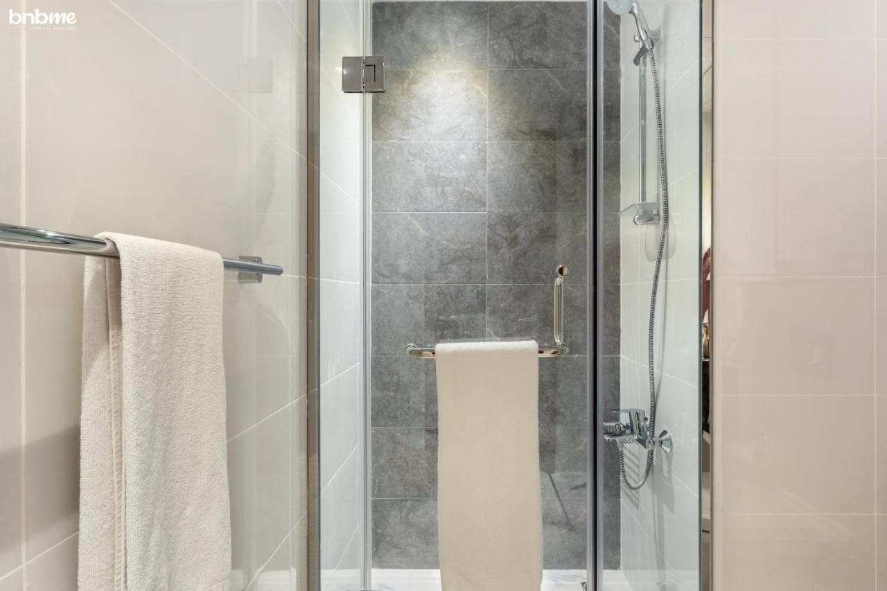 Bnbmehomes - Luxury 2B Apt - Al Habtoor - Amna Tower - 5044 Dubai Buitenkant foto